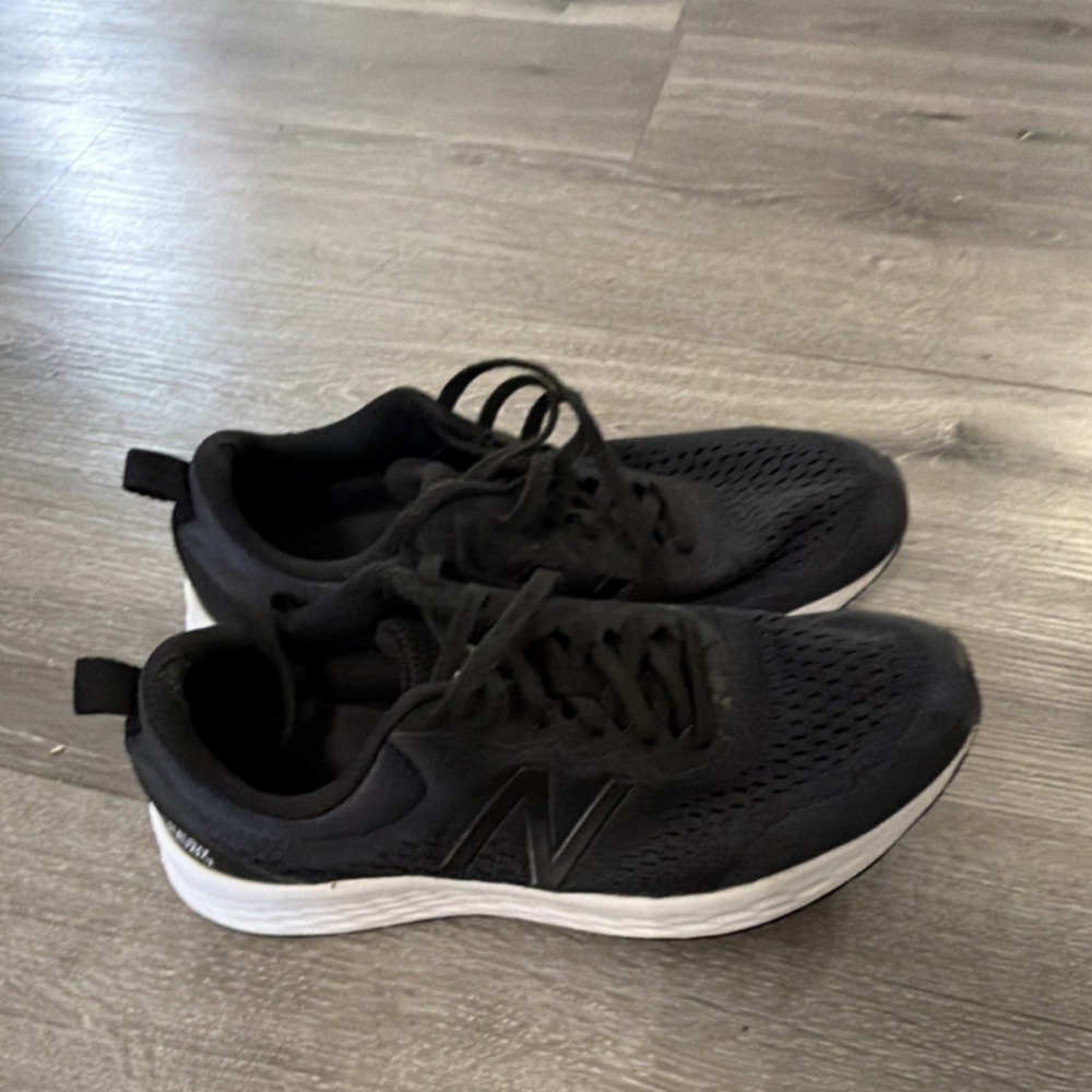 New Balance Fresh Foam Arishi Men's Black Low Top Lightweight Athletic Sneaker